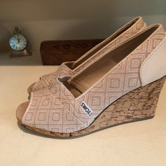 Women's TOMS Cream / Tan Canvas Open Toe Shoe Wedge Cork Heel Size 7.5 - Picture 10 of 12